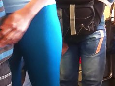 Sra Muy Rica en Lycra Azul