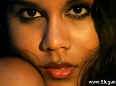 Stunning Indian MILF Delivers The Erotic